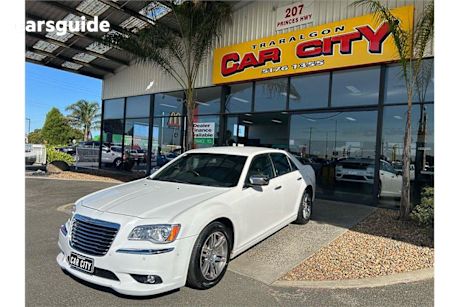 White 2013 Chrysler 300 Sedan C