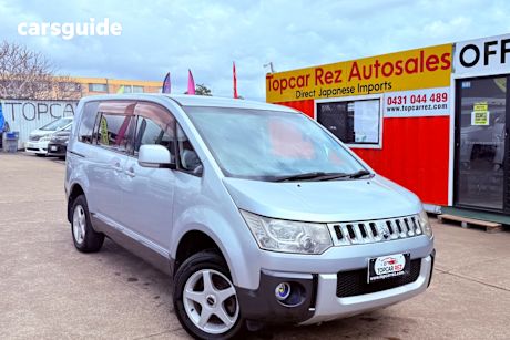 Silver 2007 Mitsubishi Delica Wagon D5