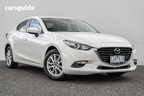 White 2017 Mazda Mazda3 Hatch TOURING F