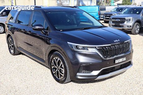 Silver 2023 Kia Carnival SUV SI F