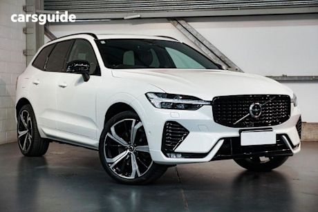 White 2022 Volvo XC60 SUV B6 R-DESIGN 4WD