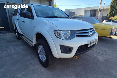 White 2015 Mitsubishi Triton Double Cab Utility Glx (4X4)