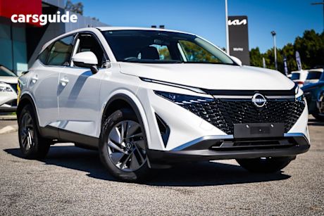 White 2025 Nissan Qashqai Wagon St