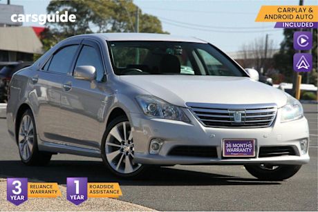 Silver 2011 Toyota Crown Sedan G (HYBRID)