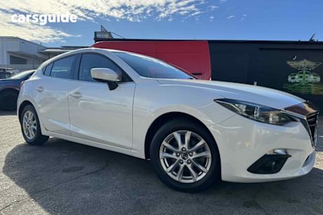 White 2015 Mazda 3 Hatchback Maxx