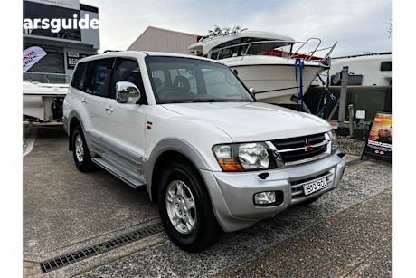 White 2001 Mitsubishi Pajero SUV GLS 4X4