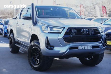 Silver 2022 Toyota Hilux Double Cab Pick Up Sr5 + Premium Interior (4X4)