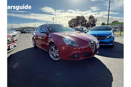 Red 2013 Alfa Romeo Giulietta Hatchback Quad Verde