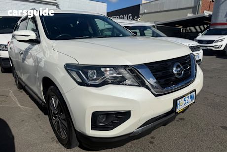 White 2017 Nissan Pathfinder Wagon St (4X2)