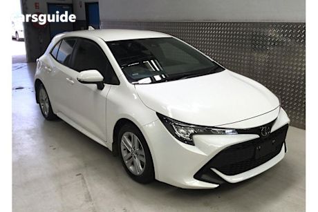 White 2021 Toyota Corolla Hatch ASCENT SPORT F