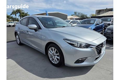 Silver 2018 Mazda 3 Hatchback Maxx Sport