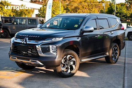 Grey 2024 Mitsubishi Pajero Sport Wagon Exceed (4Wd) 7 Seat