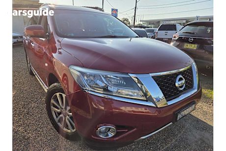 Red 2015 Nissan Pathfinder Wagon St-L (4X2)
