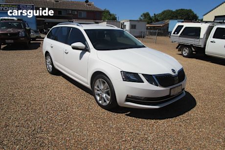 White 2020 Skoda Octavia Wagon 110 Tsi Base