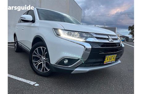 White 2016 Mitsubishi Outlander Wagon Ls (4X2)