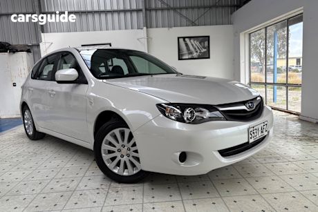 White 2010 Subaru Impreza Hatchback R (Awd)
