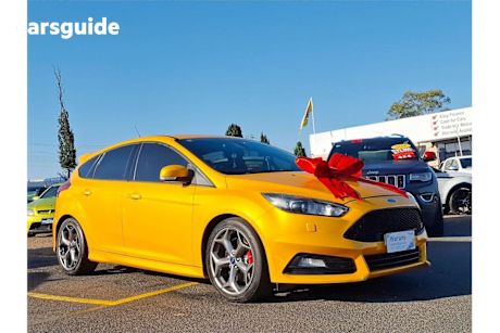Yellow 2015 Ford Focus Hatch ST F