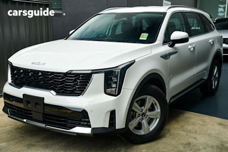 White 2025 Kia Sorento Wagon S 7 Seat