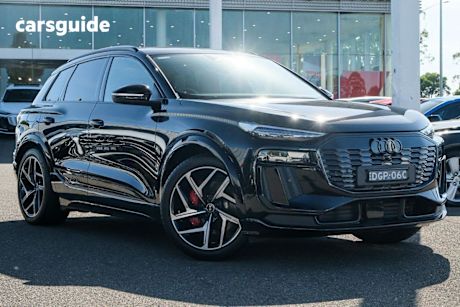 Black 2025 Audi Sq6 E-Tron SUV 4WD