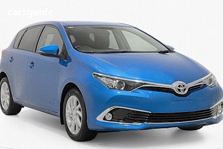 Blue 2018 Toyota Corolla Hatchback Ascent Sport