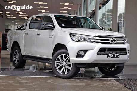 White 2017 Toyota Hilux Dual Cab Utility Sr5 (4X4)