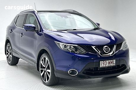 Blue 2015 Nissan Qashqai SUV TI F