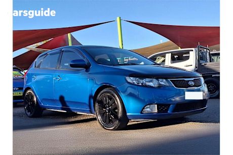 Blue 2013 Kia Cerato Hatchback Si