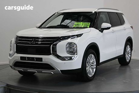 White 2021 Mitsubishi Outlander SUV LS F