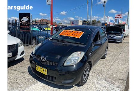Black 2010 Toyota Yaris Hatchback Yr