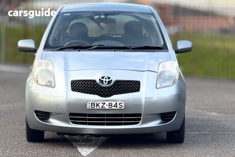 Silver 2008 Toyota Yaris Hatchback Yr