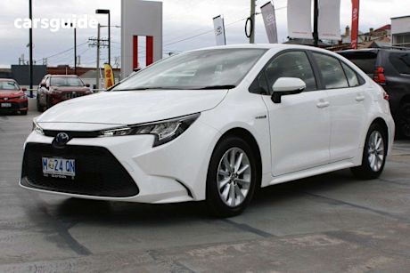 White 2021 Toyota Corolla Hatch ASCENT SPORT F