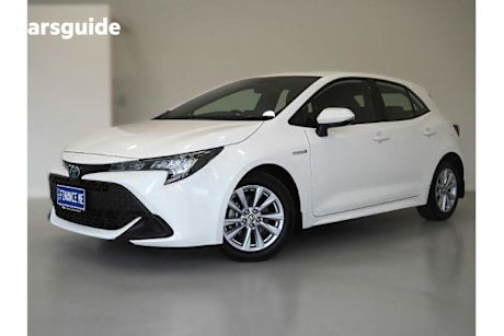 White 2023 Toyota Corolla Hatch ASCENT SPORT HYBRID F