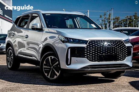 Silver 2025 Chery Tiggo 4 Wagon Ultimate