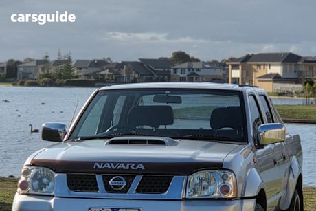 2011 Nissan Navara Dual Cab Pick-up St-R (4X4)