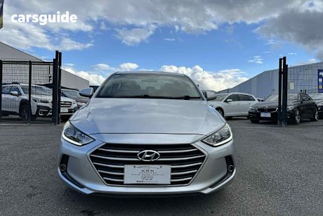 Silver 2018 Hyundai Elantra Sedan Elite 2.0 Mpi