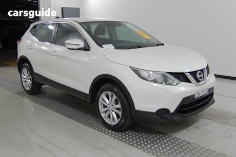 White 2016 Nissan Qashqai Wagon St (4X2)