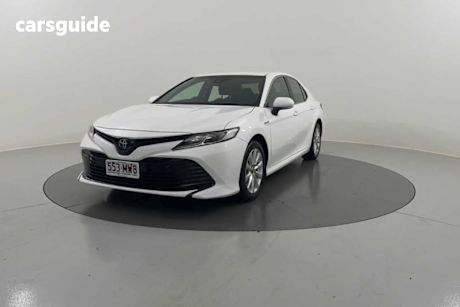 White 2019 Toyota Camry Sedan Ascent (Hybrid)