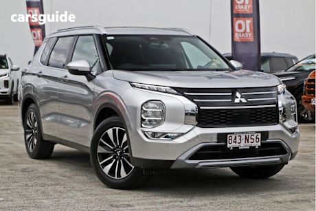 Silver 2025 Mitsubishi Outlander SUV LS F