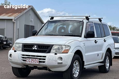 White 2005 Mitsubishi Pajero Wagon Glx Lwb (4X4)