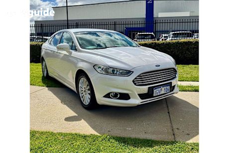 White 2016 Ford Mondeo Hatchback Trend Tdci