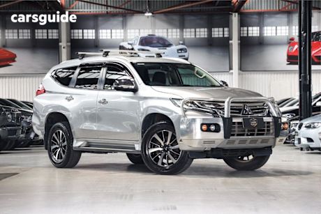 Silver 2016 Mitsubishi Pajero Sport SUV GLS 4X4