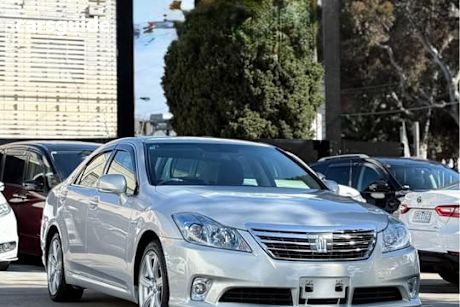 Silver 2012 Toyota Crown Sedan Majesta (Hybrid)
