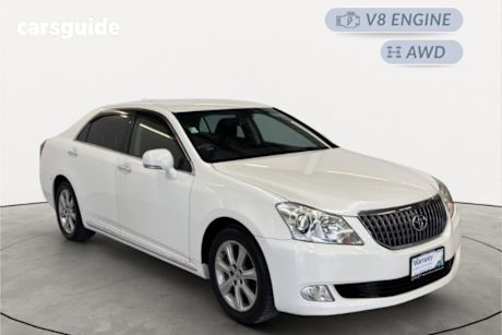 White 2010 Toyota Crown Sedan MAJESTA