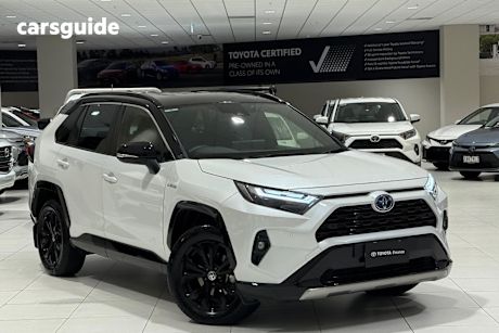 White 2024 Toyota RAV4 SUV XSE 4X4