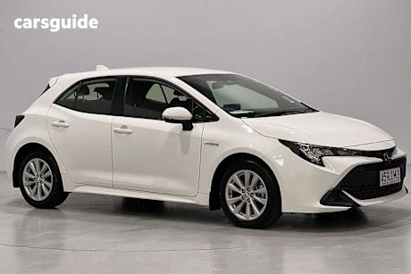 White 2023 Toyota Corolla Hatch ASCENT SPORT HYBRID F