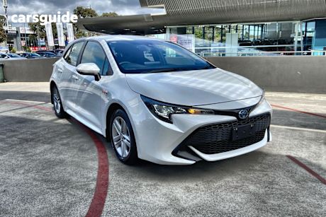 White 2021 Toyota Corolla Hatch ASCENT SPORT HYBRID F