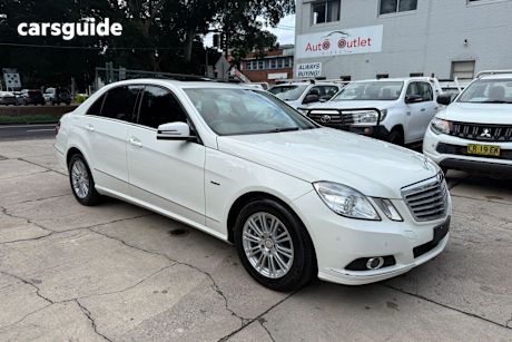 White 2009 Mercedes-Benz E-CLASS Sedan E220 CDI BLUEEFFICIENCY ELEGANCE R