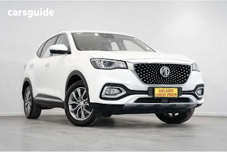 White 2022 MG HS SUV