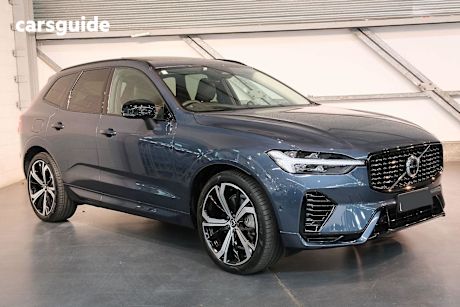 Blue 2022 Volvo XC60 SUV RECHARGE PLUG-IN HYBRID 4WD
