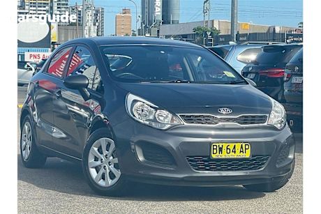 Black 2013 Kia RIO Hatchback S
